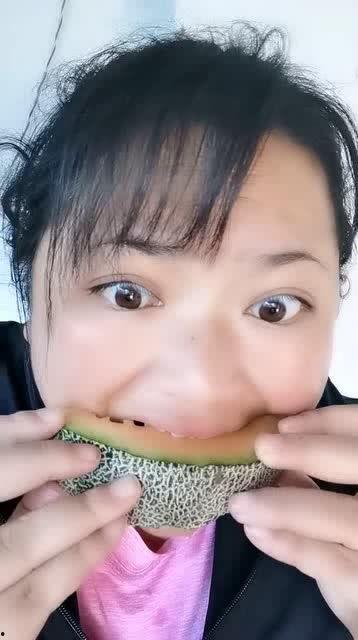 吃瓜嘴边都红肿,嘴边红肿警示录