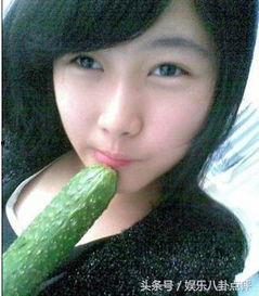 胖美女吃瓜,甜蜜滋味尽在心头