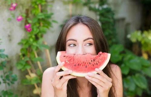 吃瓜导致咽炎发作吗,警惕夏日常见饮食隐患